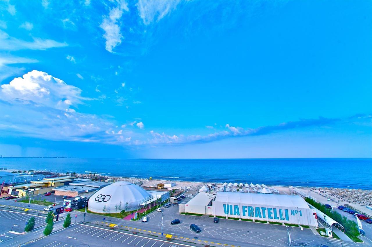 Summerland Luxury Velvet Front Sea View Lägenhet Mamaia Exteriör bild